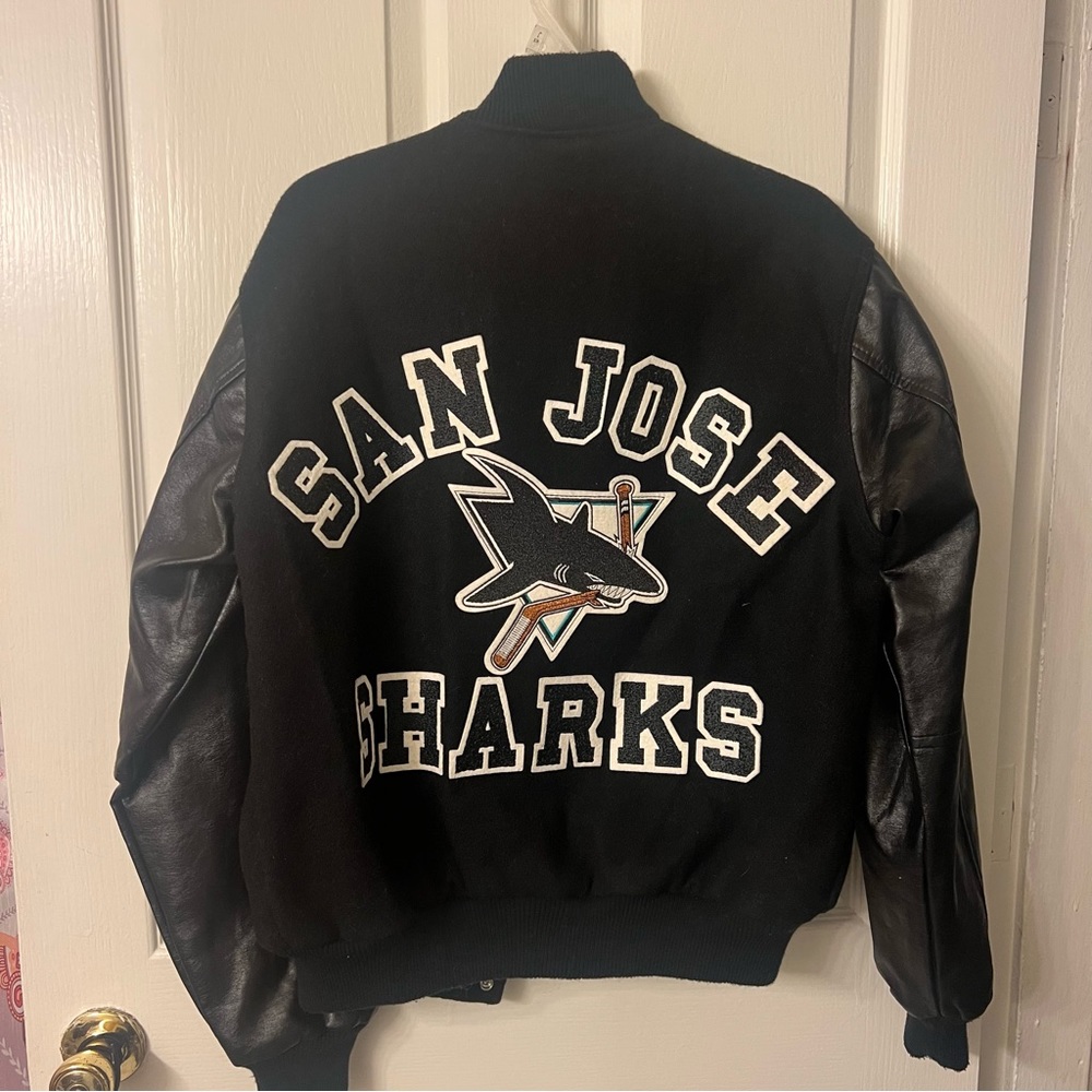 Vintage San Jose Sharks boomer jacket. Chalk line